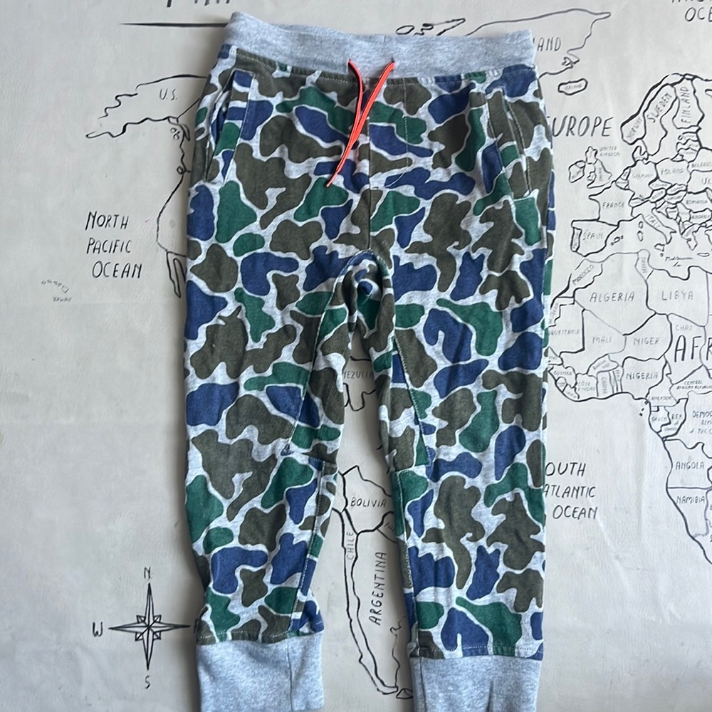 JCrew crewcuts joggers in camouflage size 5 yr old